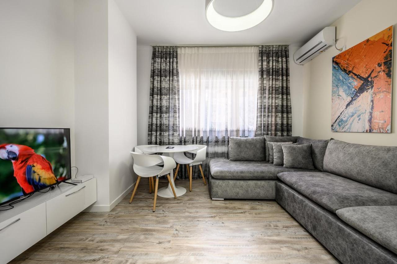 Miku Apartment-City Walk 1Bd Stylish Apartment Tirana Bagian luar foto