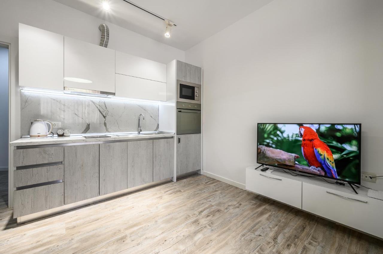 Miku Apartment-City Walk 1Bd Stylish Apartment Tirana Bagian luar foto