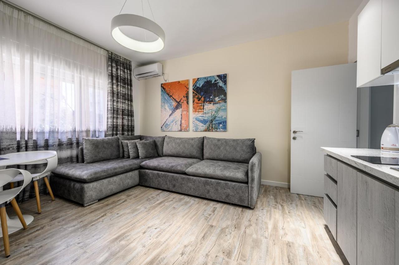 Miku Apartment-City Walk 1Bd Stylish Apartment Tirana Bagian luar foto