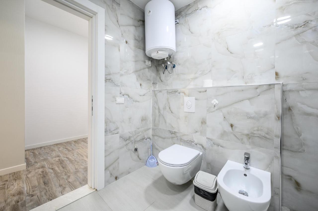 Miku Apartment-City Walk 1Bd Stylish Apartment Tirana Bagian luar foto