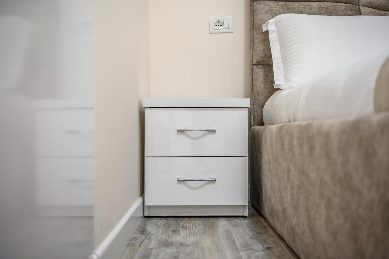Miku Apartment-City Walk 1Bd Stylish Apartment Tirana Bagian luar foto