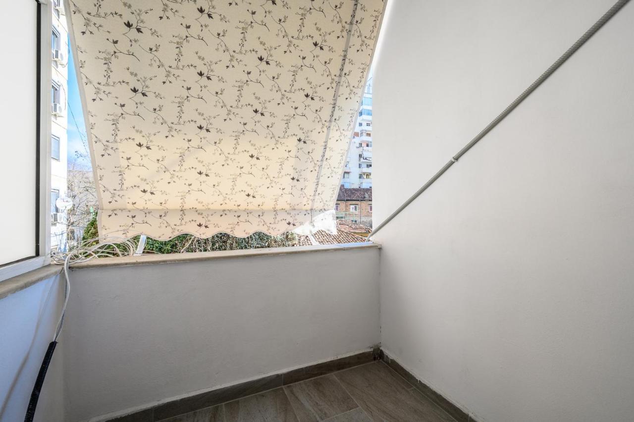 Miku Apartment-City Walk 1Bd Stylish Apartment Tirana Bagian luar foto